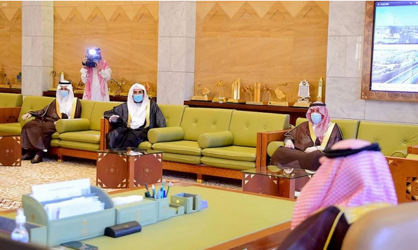 أمير الرياض يوضح حقيقة توقف التعليم في المملكة وخطة وزارة التعليم في التعامل مع الوضع