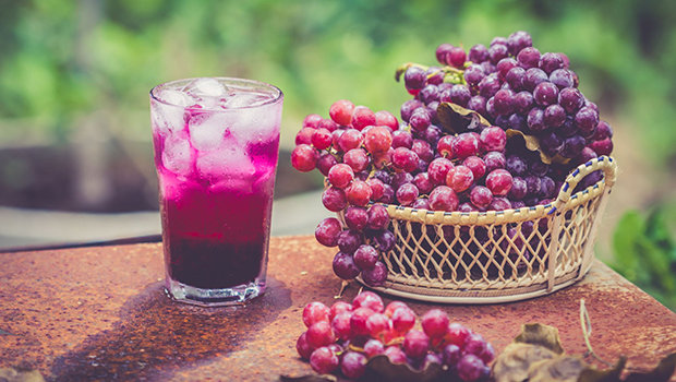 لن تصدق أن لعصير العنب الطازج فوائد هائلة لقلبك وصحتك