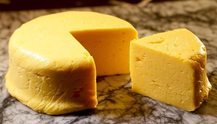 طريقة عمل الجبنة الرومي في البيت طعمها تحفة وأنظف من الجاهزة مليون مرة