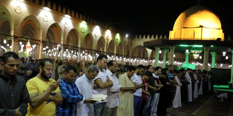 الأوقاف تحسم الجدل حول إقامة صلاة التراويح في شهر رمضان المقبل