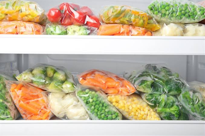 طريقة صحيحة لتفريز الخضروات استعداداً لشهر رمضان