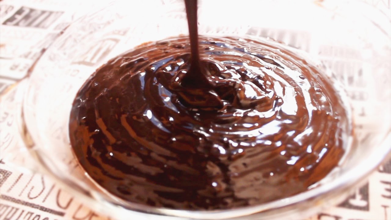 طريقة تحضير صوص الشوكولاتة بدون استخدام الخلاط بمكونات بسيطة