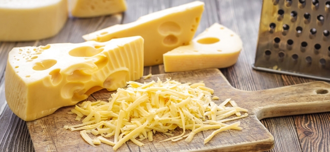 طريقة عمل الجبنة الرومي في البيت بمكونات بسيطة وبأقل التكاليف وطعمها جميلة جدا