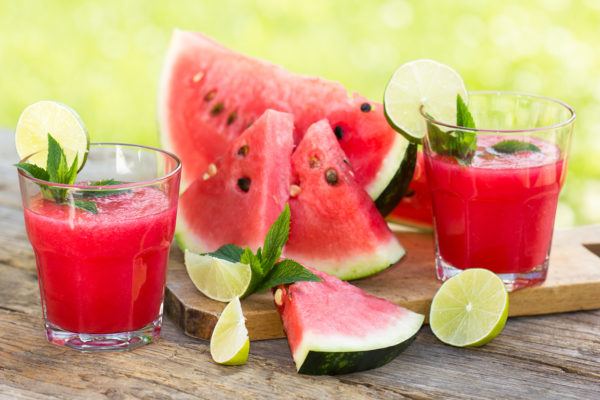 فوائد عصير البطيخ وطريقة عمل عصير البطيخ بالنعناع المثلج وموهيتو البطيخ زي المحلات