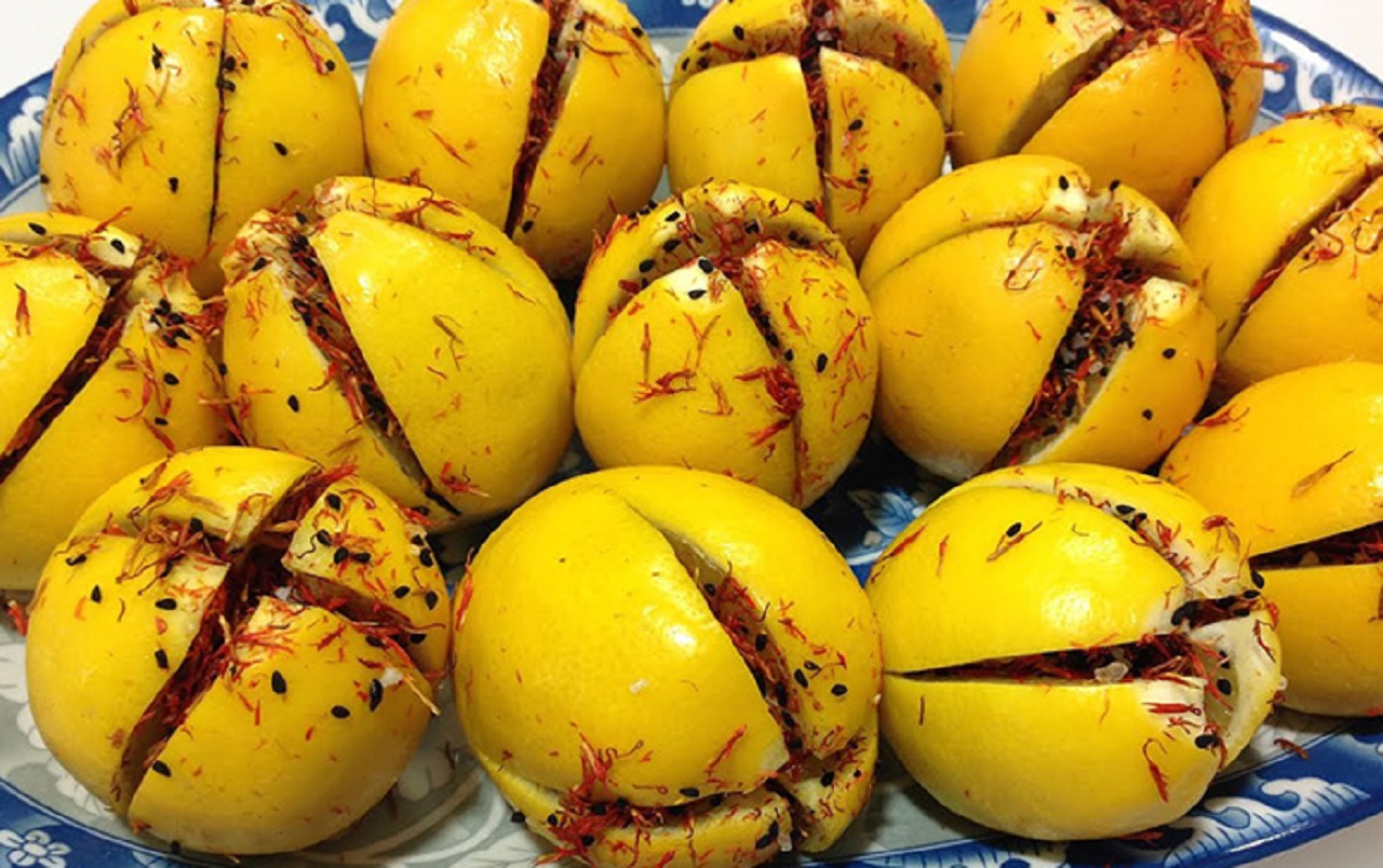 اسرار محلات الطورشى.. تخليل الليمون دايب زى الزبدة بخطوات سهلة وبسيطة وطعم رائع