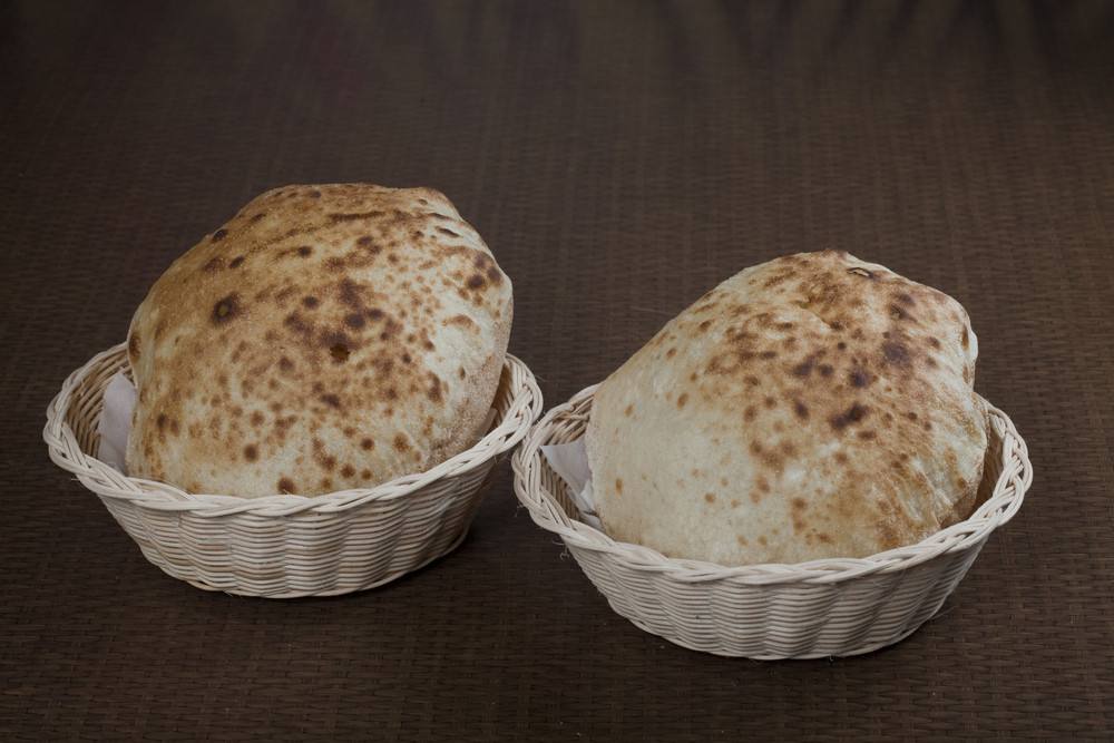 اصنعي الخبز المصري الهش بكميات كبيرة بدون تعب ولا تكلفة