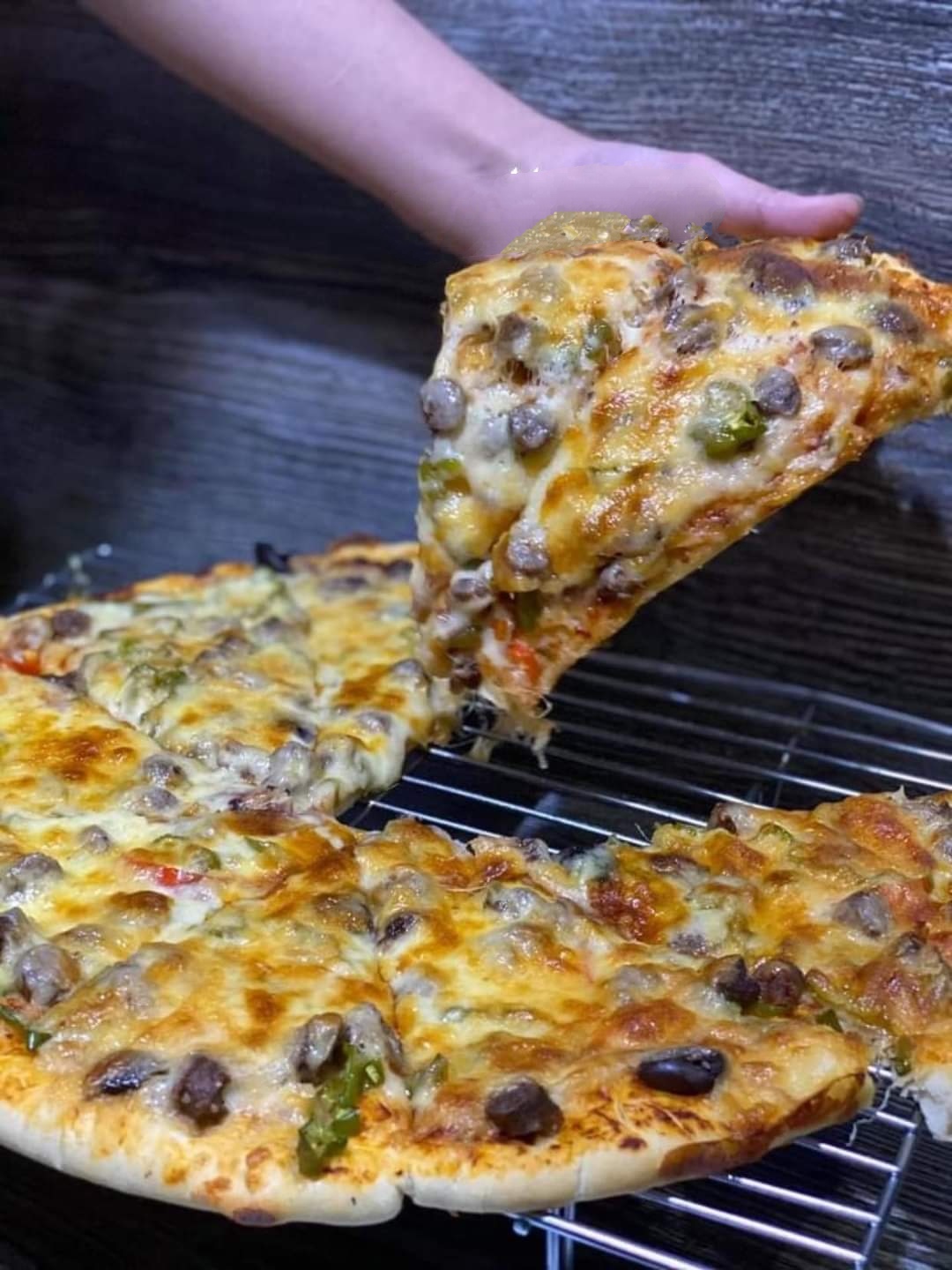 طريقة عمل بيتزا إيطالية بالمنزل خطوة بخطوة الطريقة الأصلية