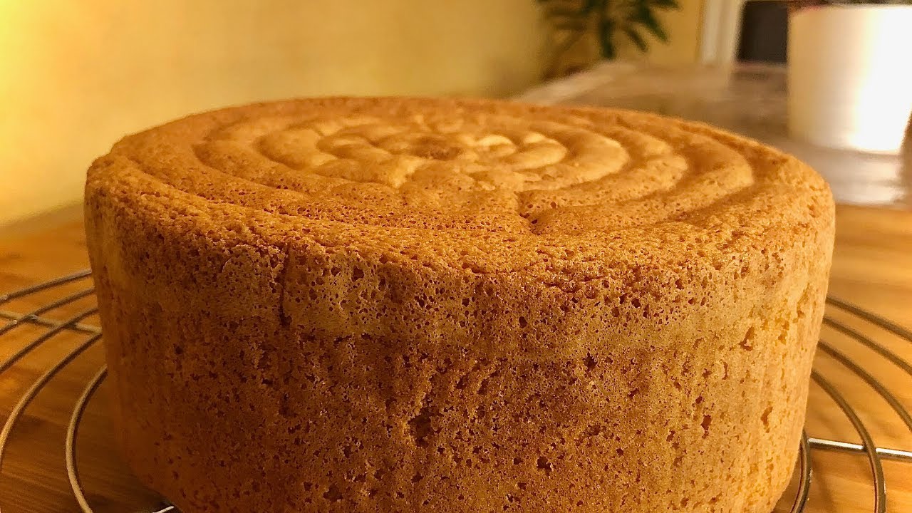 طريقة عمل الكيكة الإسفنجية في المنزل بقوام وطعم خيال جربيها وهتعمليها كل يوم
