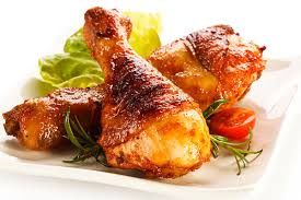 طرق تجهيز وطهي صينية أفخاذ الدجاج بوصفتين مختلفتين وغير تقليديتين