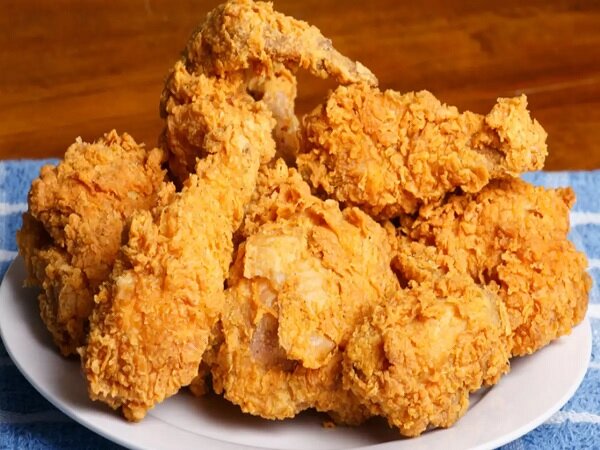 اسرار طريقة عمل دجاج كنتاكى المقرمش واللذيذ مع الخطلة والتتبيلة السرية فى المطاعم