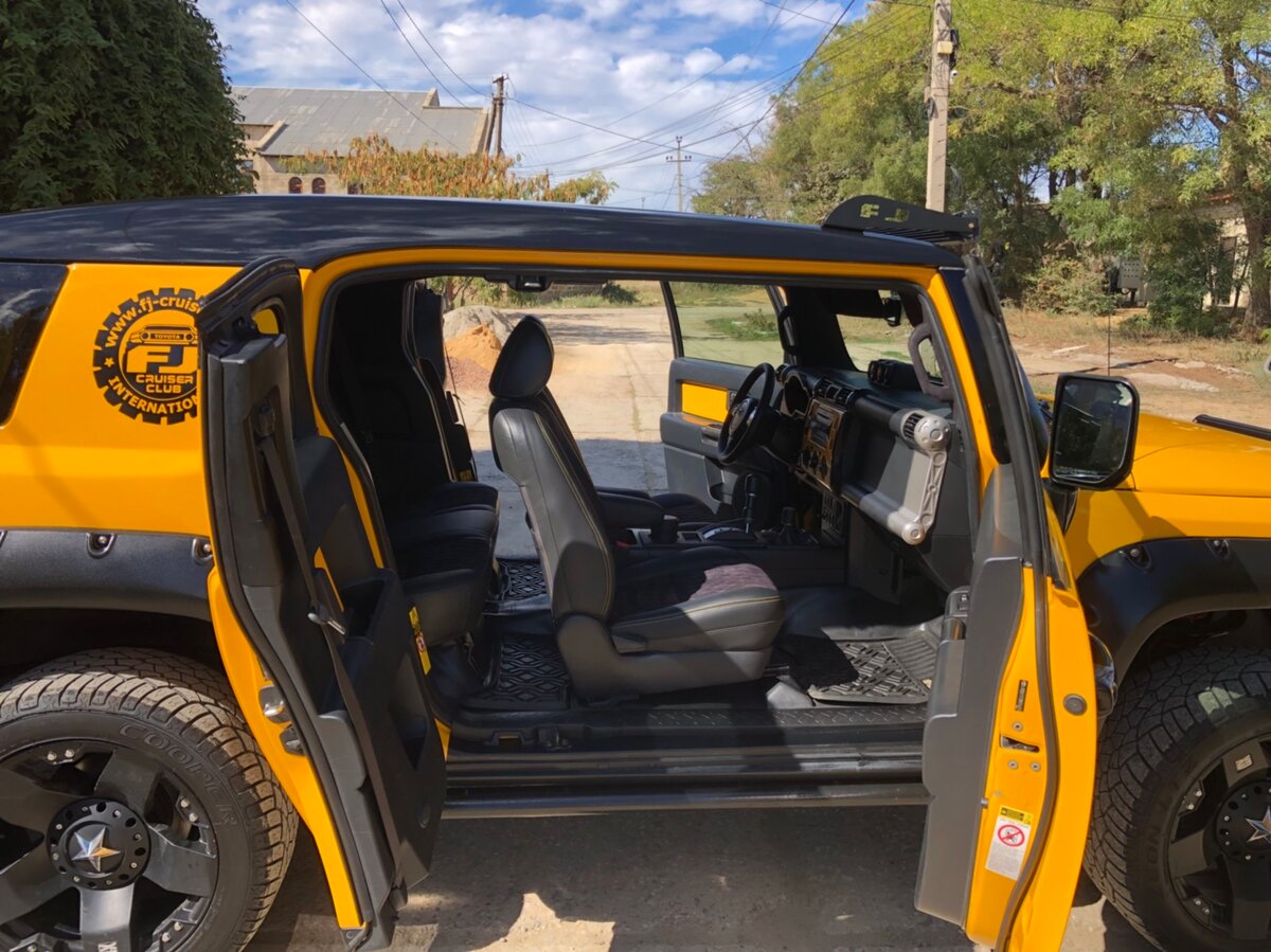 Toyota FJ Cruiser Black