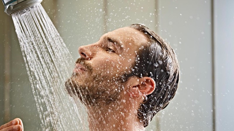 احذر الاستحمام بهذه الطريقة قد يفقدك حياتك.. كيف يسبب الاستحمام بالماء الساخن تلف أعضاء جسمك ؟