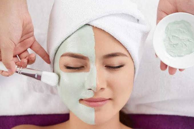 طريقة تنظيف الوجه بالبخار في المنزل بخطوات بسيطة والنتيجة ممتازة