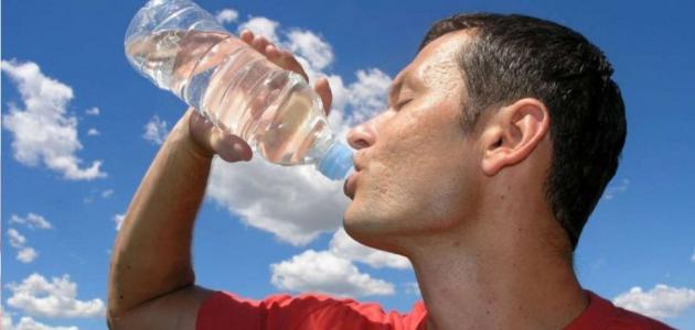 هل تسائلتم من قبل عن سبب العطش بعد تناول الكثير من الماء؟