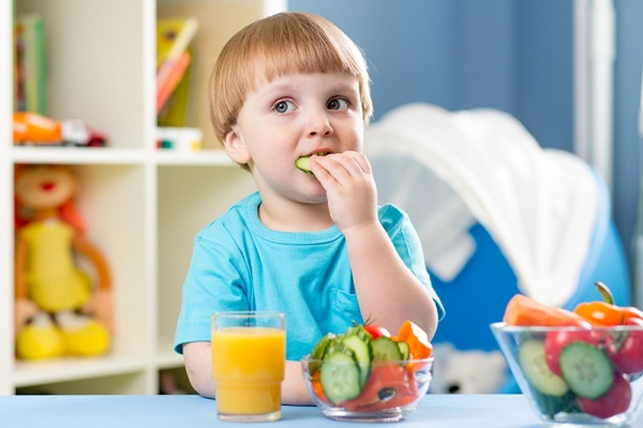 خدعة ذكية لإقناع الأطفال لتناول الخضروات دائما